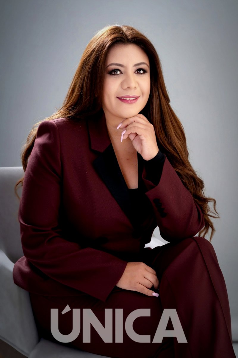 Lupita Bárcenas Revista Única